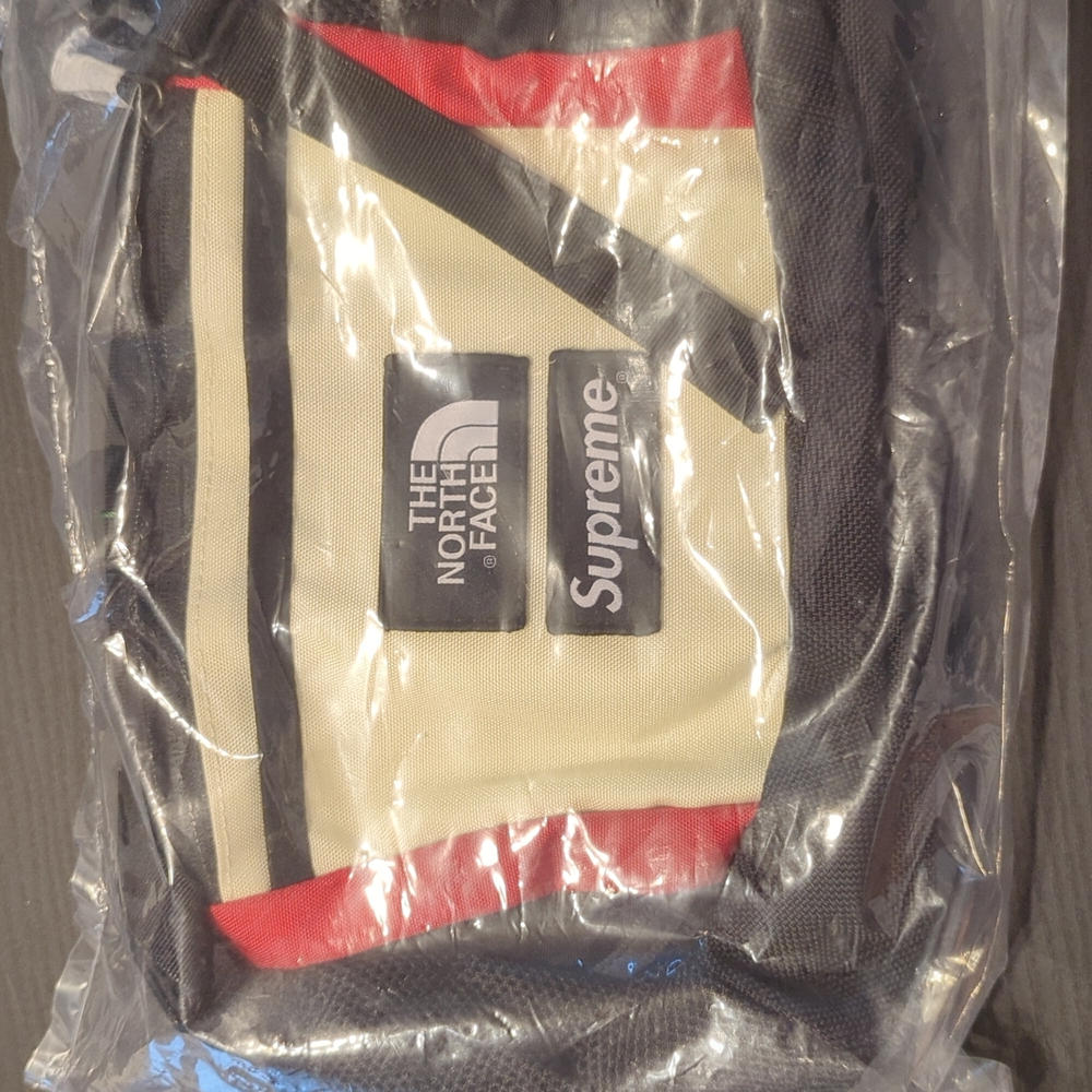 BNWT Supreme X The North Face Expedition Waist Bag